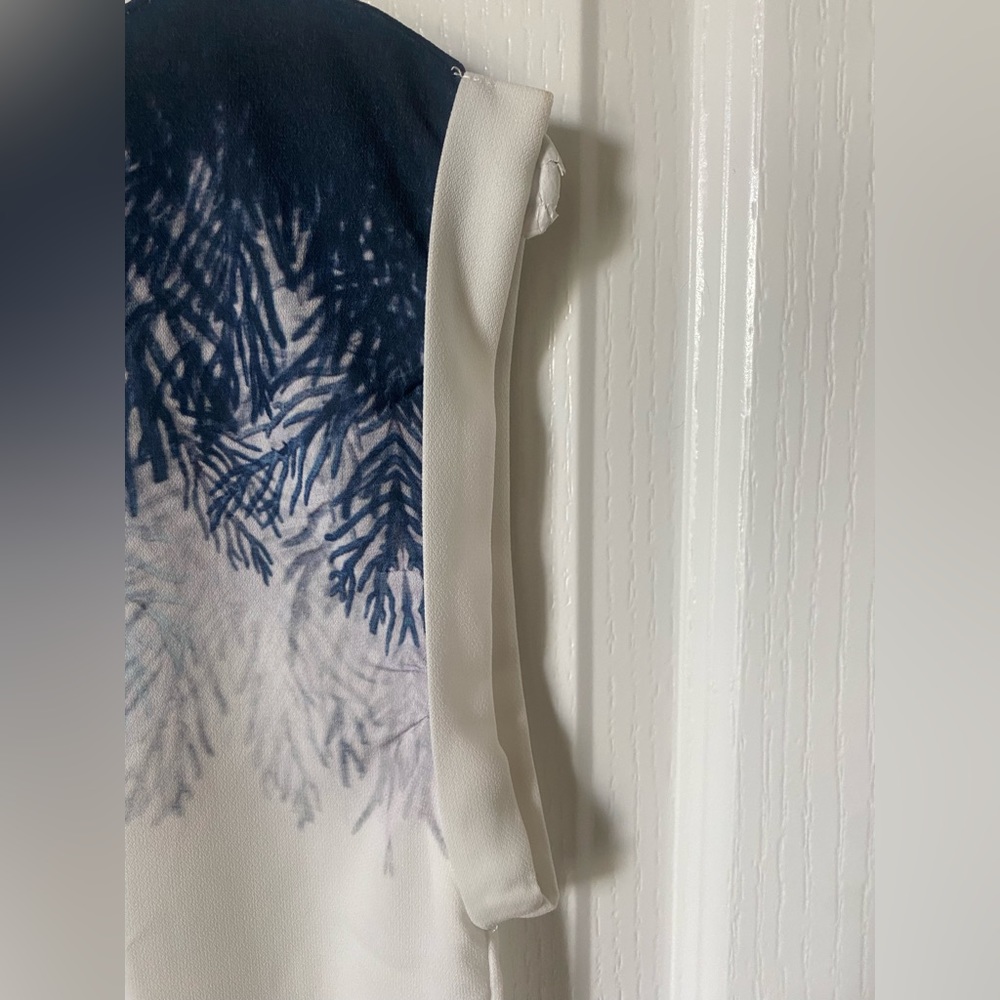 White Patterned Cuffed Blouse - Picture 2 of 3